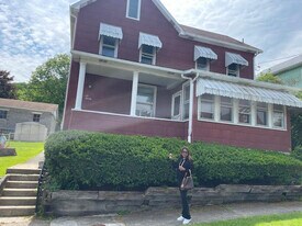 620 Russell Ave, Unit 2 in Johnstown, PA - Building Photo
