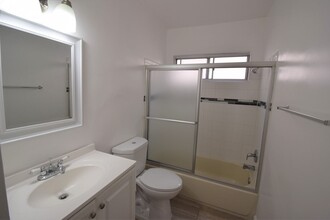 2683 34th St, Unit 02 in Santa Monica, CA - Building Photo - Building Photo