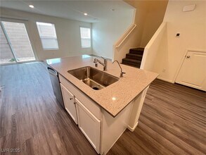 4487 Honey Hls Ave in Las Vegas, NV - Building Photo - Building Photo