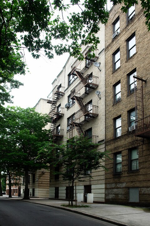 1350 Dr Martin L King Jr Blvd in Bronx, NY - Building Photo