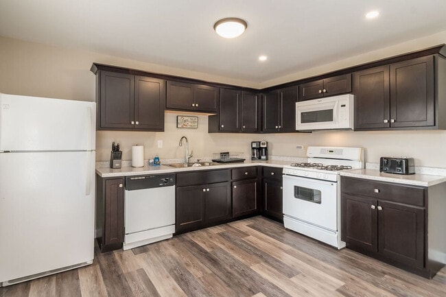 10225 W 151st St in Orland Park, IL - Foto de edificio - Building Photo