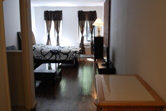 165 E 89th St in New York, NY - Building Photo - Building Photo