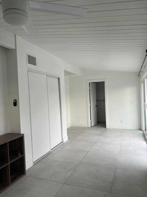 218 W Gragmont St in Covina, CA - Foto de edificio - Building Photo