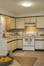 10 Hartley St, Unit 7 in Lewiston, ME - Building Photo - Building Photo