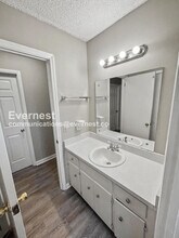 4274 Sweden Dr, Unit 310 in Nashville, TN - Foto de edificio - Building Photo