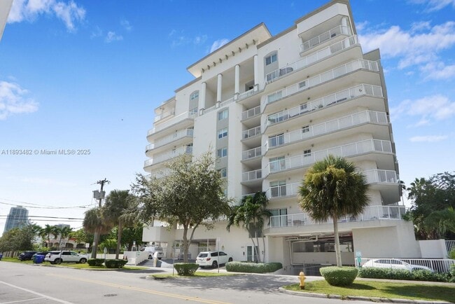 280 SW 20th Rd, Unit 907 in Miami, FL - Building Photo - Building Photo