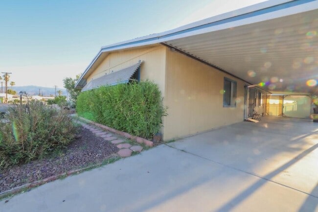 33321 Laura Dr