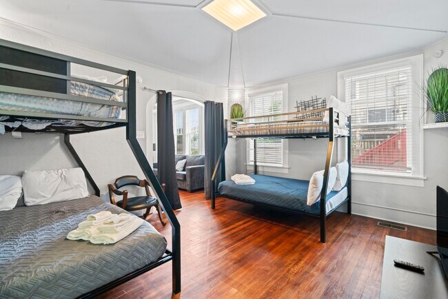 property at 1919 Rosenberg St