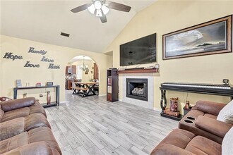 122 S Bailey St in Lowell, AR - Building Photo - Building Photo