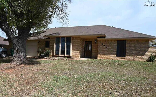 property at 907 Sugarbush Ln