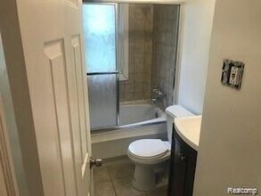 6338 Fellrath St in Taylor, MI - Building Photo - Building Photo