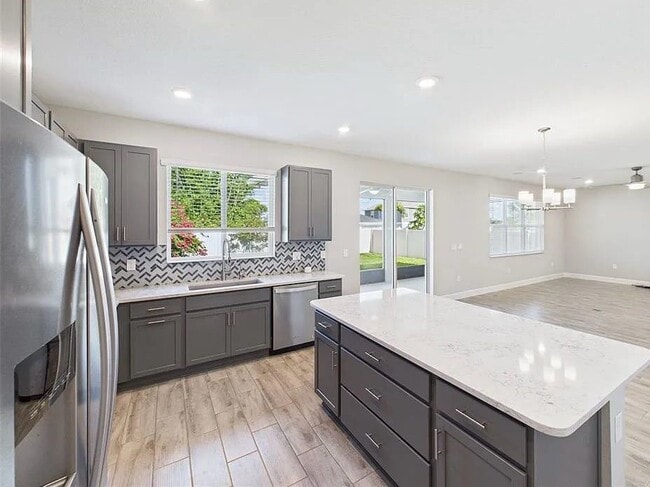 property at 1117 Sophia Blvd