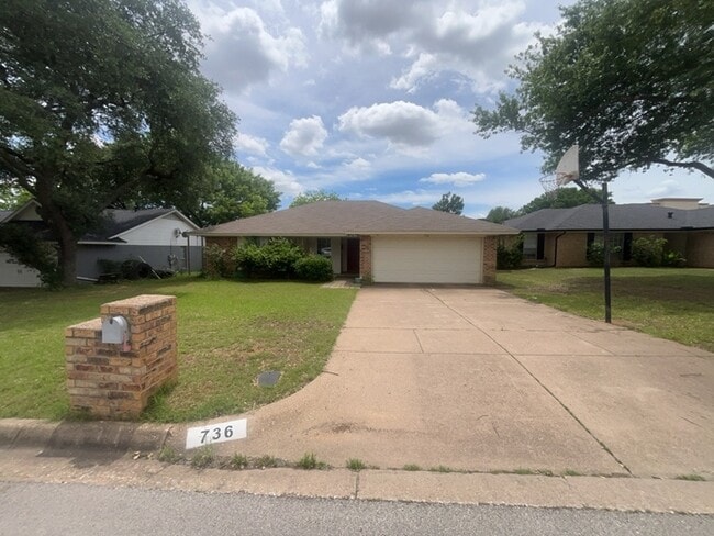 736 Montvale Dr