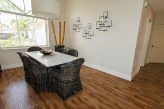280 Landings Blvd in Weston, FL - Building Photo - Building Photo