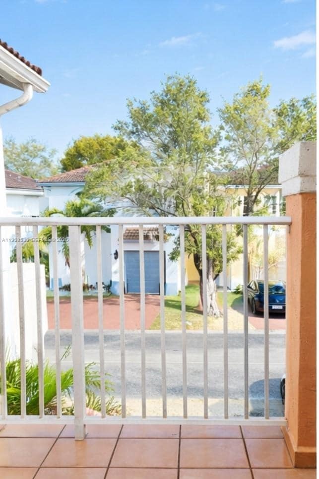 8742 SW 158th Pl in Miami, FL - Foto de edificio - Building Photo