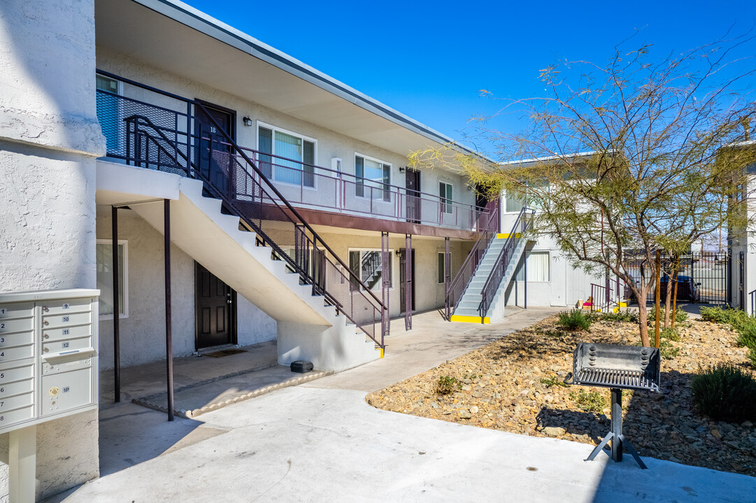 Sunrise Apartments in Las Vegas, NV - Building Photo