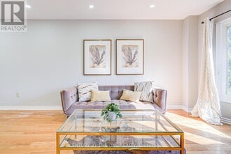 12 Featherstone Ave in Markham, ON - Building Photo - Building Photo
