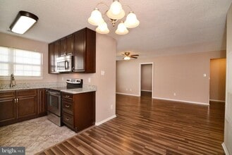 1113 Huntmaster Terrace NE in Leesburg, VA - Building Photo - Building Photo