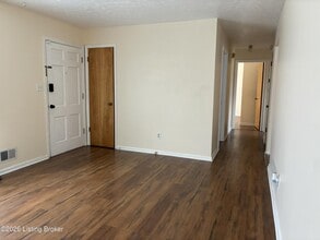 3307 Chinquapin Ln in Louisville, KY - Building Photo - Building Photo