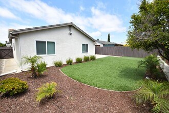 8777 Pagoda Way in San Diego, CA - Building Photo - Building Photo