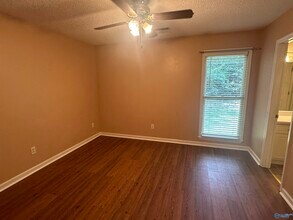 136 Hollington Dr NE in Huntsville, AL - Building Photo - Building Photo