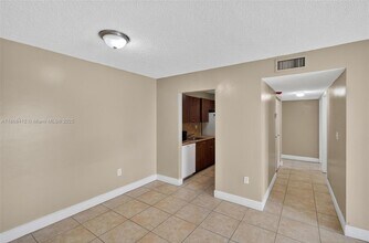 7421 SW 152nd Ave in Miami, FL - Building Photo - Building Photo