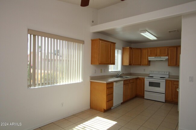 9471 W Troy Dr in Arizona City, AZ - Building Photo - Building Photo