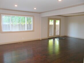 2441 Maclean St in Napa, CA - Foto de edificio - Building Photo