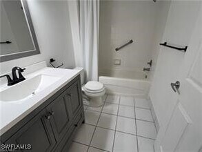 1160 Wildwood Lakes Blvd in Naples, FL - Building Photo - Building Photo