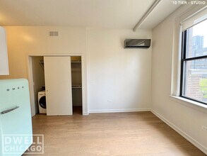 118 W Chicago Ave, Unit 1 in Chicago, IL - Foto de edificio - Building Photo