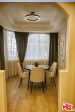 7218 Hillside Ave in Los Angeles, CA - Building Photo - Building Photo