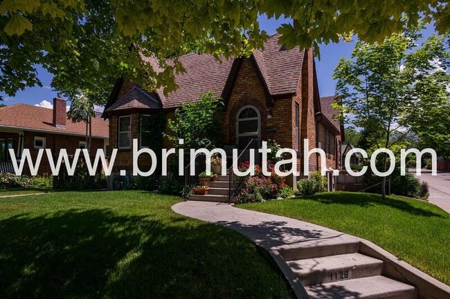 property at 753 Princeton Ave S