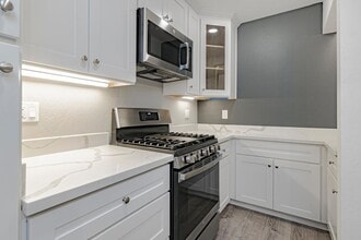 2810 Pole Line Rd in Davis, CA - Building Photo - Building Photo