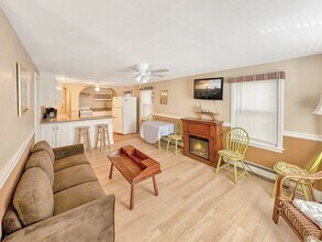 250 North End Blvd-Unit -1 in Salisbury, MA - Building Photo - Building Photo