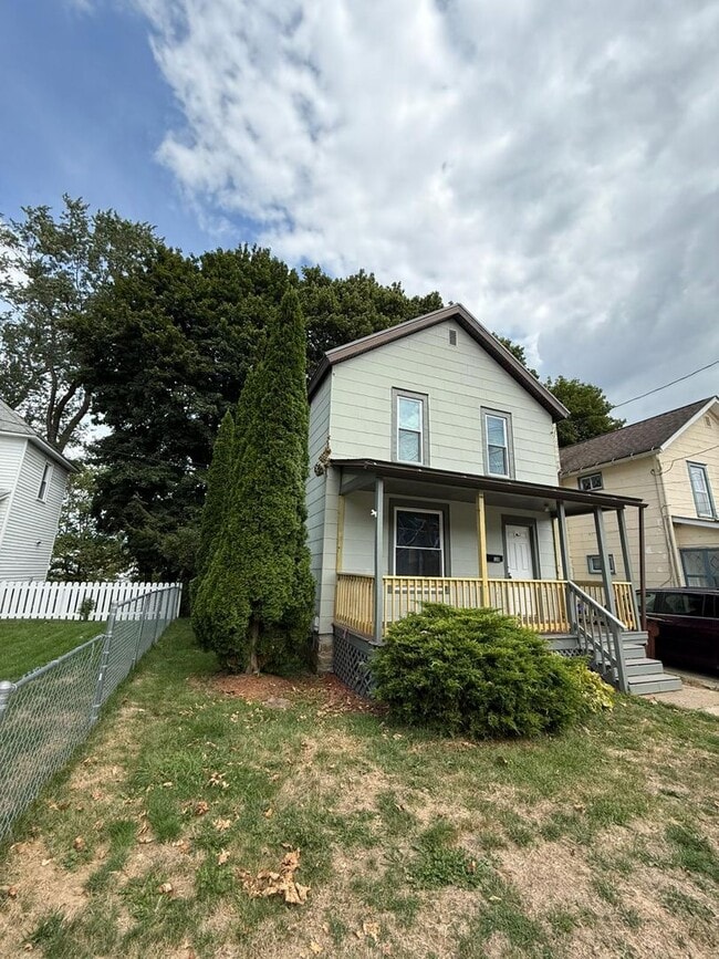 138 W Bloss St in Titusville, PA - Building Photo - Building Photo