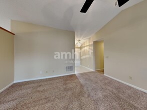 1002 Leland St in Fortville, IN - Foto de edificio - Building Photo