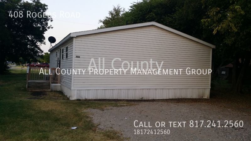 408 Rogers Rd in Newark, TX - Building Photo