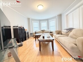 75 Orange St in Waltham, MA - Foto de edificio - Building Photo