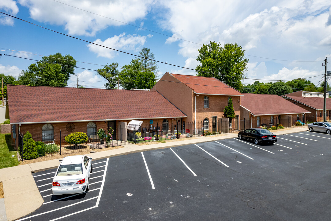 Phoenix South in Kingsport, TN - Foto de edificio