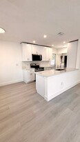 721 N 68th Ter in Hollywood, FL - Building Photo