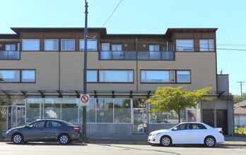 2389 Charles St in Vancouver, BC - Building Photo - Building Photo