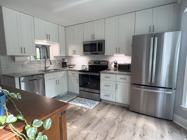 property at 2679 Broad Oaks Pl