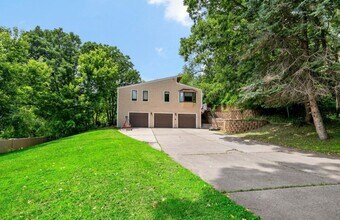 955 McKnight Rd S in St. Paul, MN - Building Photo - Building Photo