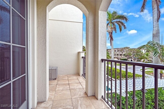 425 5th St S in Naples, FL - Building Photo - Building Photo