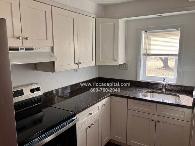 685 Egg Harbor Rd in Hammonton, NJ - Foto de edificio - Building Photo