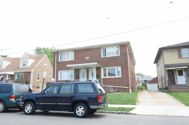 60 1st St in Perth Amboy, NJ - Foto de edificio - Building Photo