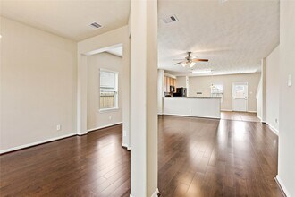 11303 Kingsnorth Dr in Tomball, TX - Building Photo - Building Photo