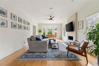 2818 S Holt Ave in Los Angeles, CA - Building Photo - Building Photo