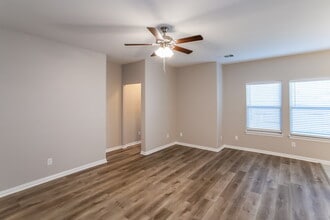 313 Iron Ore Trail in Fort Worth, TX - Building Photo - Building Photo