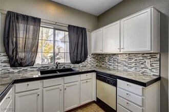 7733 Donald Nelson Ave in Las Vegas, NV - Building Photo - Building Photo